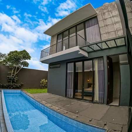 Villa Carmela Batu By Kingspark 8 Exterior photo